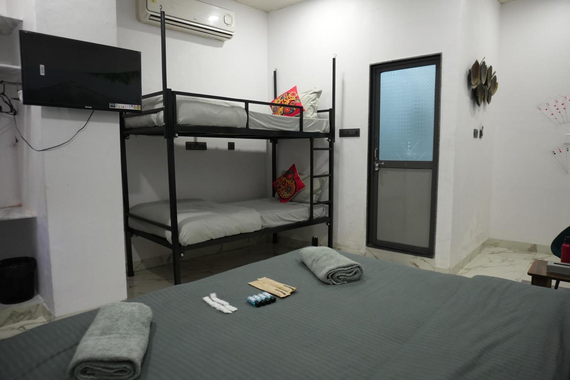 Hotel Funky Backpackers Udajpur Zewnętrze zdjęcie